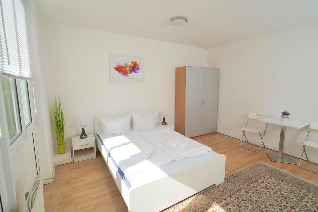 Bnb Potsdamer Platz Rooms & Apartments Berlim Exterior foto