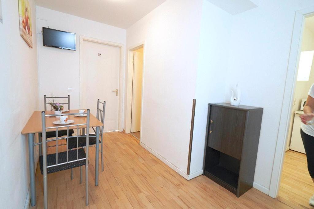 Bnb Potsdamer Platz Rooms & Apartments Berlim Exterior foto